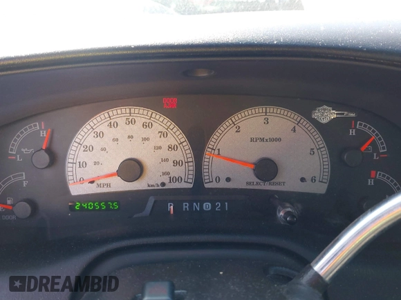 2000 Ford F-150 XL z VIN 2FTRX07L5YCB11117, wystawiony jako IAAI lot #41649583 z przebiegiem 240 557 mil mil oraz . Historia ofert i sprzedaży dostępna na DreamBid. Obrazek 7.