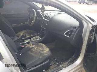2012 Dodge Avenger SXT with VIN 1C3CDZCB8CN161680, listed as a IAAI auction lot 40581080 with Not Provided miles and . Bid and sale history available at DreamBid. Image 5.