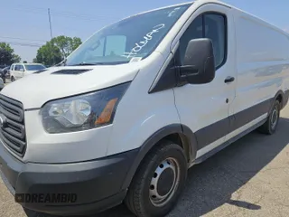 2016 Ford Transit Cargo z VIN 1FTYE1YM4GKB13059, wystawiony jako IAAI lot #42626529 z przebiegiem 260 756 mil mil oraz . Historia ofert i sprzedaży dostępna na DreamBid. Obrazek 20.