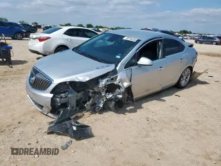 2015 Buick Verano Group z VIN 1G4PS5SK9F4211800, wystawiony jako Copart lot #58746435 z przebiegiem 45 995 mil mil oraz Szkoda całkowita • Salvage title. Historia ofert i sprzedaży dostępna na DreamBid. Obrazek 1.