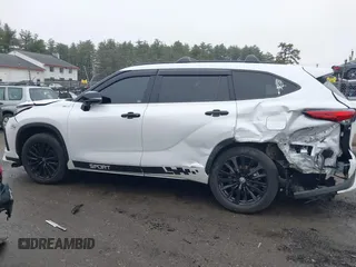 2023 Toyota Highlander L z VIN 5TDKDRBH4PS513554, wystawiony jako IAAI lot #41945380 z przebiegiem 41 453 mil mil oraz . Historia ofert i sprzedaży dostępna na DreamBid. Obrazek 14.