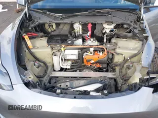 2024 Tesla Model Y Performance z VIN 7SAYGDEF5RA322392, wystawiony jako IAAI lot #41939339 z przebiegiem 20 808 mil mil oraz . Historia ofert i sprzedaży dostępna na DreamBid. Obrazek 10.