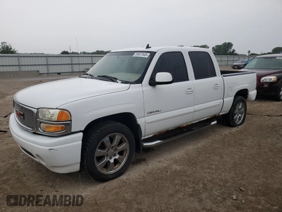 2006 GMC Sierra Denali z VIN 2GTEK63N761316163, wystawiony jako Copart lot #59637545 z przebiegiem 228 952 mil mil oraz Czysty tytuł • Clean title. Historia ofert i sprzedaży dostępna na DreamBid. Obrazek 1.