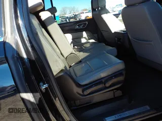 2021 Chevrolet Suburban LT z VIN 1GNSCCKD0MR195186, wystawiony jako IAAI lot #41621859 z przebiegiem 129 691 mil mil oraz . Historia ofert i sprzedaży dostępna na DreamBid. Obrazek 8.