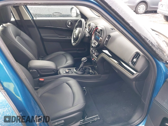 2019 MINI Countryman Cooper with VIN WMZYS7C58K3F46367, listed as a IAAI auction lot 41582493 with 45,624 mi miles and . Bid and sale history available at DreamBid. Image 5.