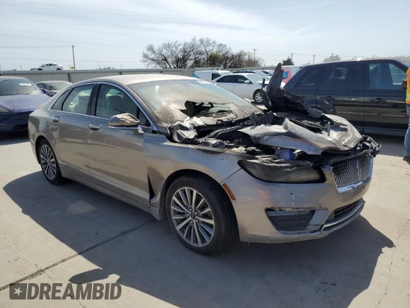 2019 Lincoln MKZ Standard z VIN 3LN6L5A98KR631346, wystawiony jako Copart lot #49717185 z przebiegiem Nie podano mil oraz Nie do naprawy. Historia ofert i sprzedaży dostępna na DreamBid. Obrazek 4.