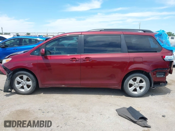 2014 Toyota Sienna LE AAS z VIN 5TDKK3DC4ES507433, wystawiony jako IAAI lot #42321751 z przebiegiem 108 596 mil mil oraz . Historia ofert i sprzedaży dostępna na DreamBid. Obrazek 15.