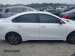 2022 Kia Forte GT-Line with VIN 3KPF54ADXNE489347, listed as a IAAI auction lot 41791921 with 36,301 mi miles and . Bid and sale history available at carsss.com. Image 13.