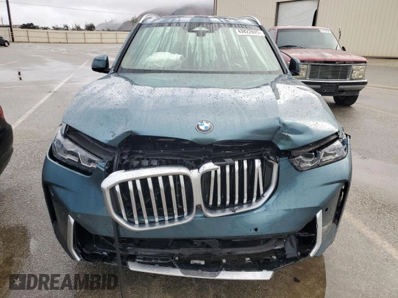 2025 BMW X5 sDrive40i with VIN 5UX13EU04S9W39305, listed as a Copart auction lot 43822695 with 0 mi miles and Salvage Title. Bid and sale history available at carsss.com. Image 5.