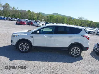 2017 Ford Escape SE with VIN 1FMCU9GD3HUA40233, listed as a IAAI auction lot 42126271 with 284,937 mi miles. Bid and sale history available at carsss.com. Image 15.