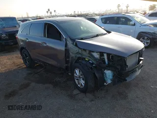2019 Kia Sorento LX with VIN 5XYPG4A37KG552232, listed as a IAAI auction lot 41627379 with 58,514 mi miles. Bid and sale history available at carsss.com. Image 1.