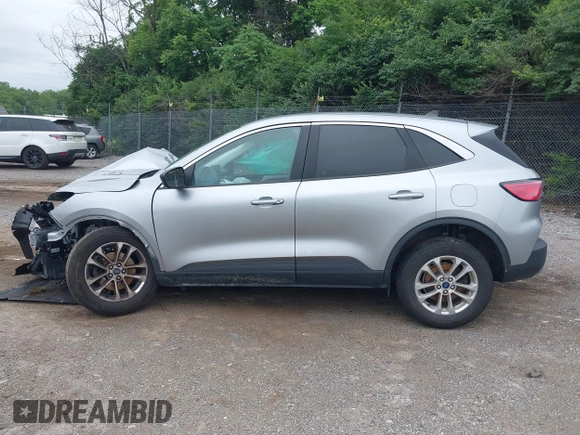 2022 Ford Escape SE z VIN 1FMCU9G60NUA45967, wystawiony jako IAAI lot #42459246 z przebiegiem Nie podano mil oraz . Historia ofert i sprzedaży dostępna na DreamBid. Obrazek 14.