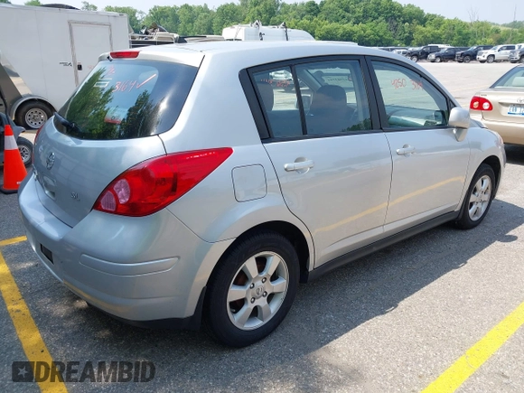 2007 Nissan Versa S с VIN 3N1BC13E37L449721, выставлен на аукционе IAAI как лот 42503164 с пробегом 89 537 миль миль и . История ставок и продаж доступна на DreamBid. Изображение 4.