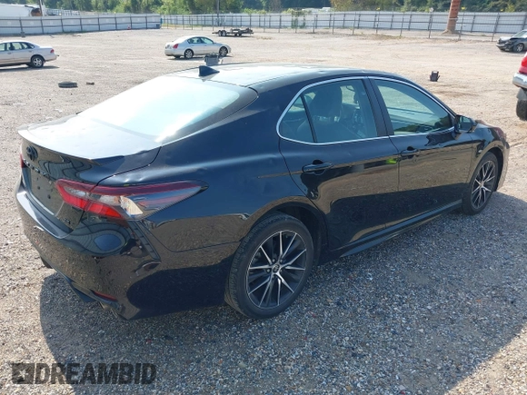 2022 Toyota Camry SE with VIN 4T1T11AK8NU700019, listed as a IAAI auction lot 40134654 with 34,662 mi miles. Bid and sale history available at carsss.com. Image 4.
