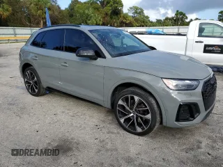 2022 Audi SQ5 Prestige with VIN WA1C4AFY7N2042403, listed as a Copart auction lot 76625154 with 48,871 mi miles and Salvage Title. Bid and sale history available at carsss.com. Image 4.