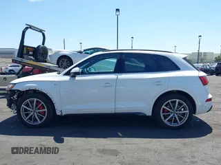 2024 Audi Q5 S line Premium Plus z VIN WA1E2AFY5R2043487, wystawiony jako IAAI lot #41938172 z przebiegiem 19 658 mil mil oraz . Historia ofert i sprzedaży dostępna na DreamBid. Obrazek 15.