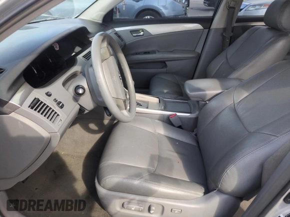 2007 Toyota Avalon XL z VIN 4T1BK36B17U195702, wystawiony jako Copart lot #58081355 z przebiegiem Nie podano mil oraz Szkoda całkowita • Salvage title. Historia ofert i sprzedaży dostępna na DreamBid. Obrazek 7.