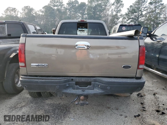 2003 Ford F-350 XL with VIN 1FTWW33F13EA05631, listed as a Copart auction lot 82089174 with 365,768 mi miles and Salvage Title. Bid and sale history available at DreamBid. Image 6.