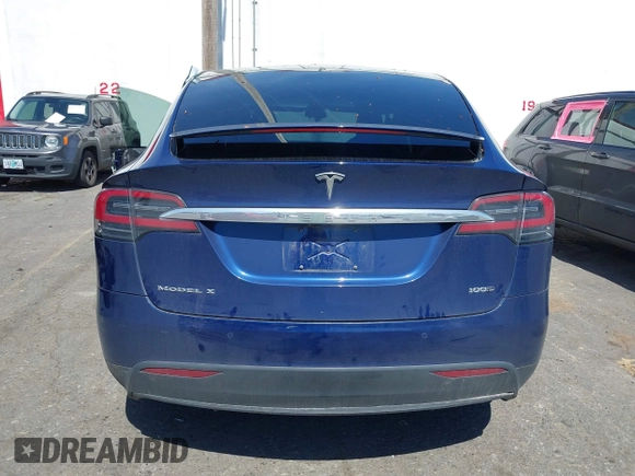 2017 Tesla Model X 90D z VIN 5YJXCDE23HF077126, wystawiony jako IAAI lot #42035067 z przebiegiem Nie podano mil oraz . Historia ofert i sprzedaży dostępna na DreamBid. Obrazek 16.
