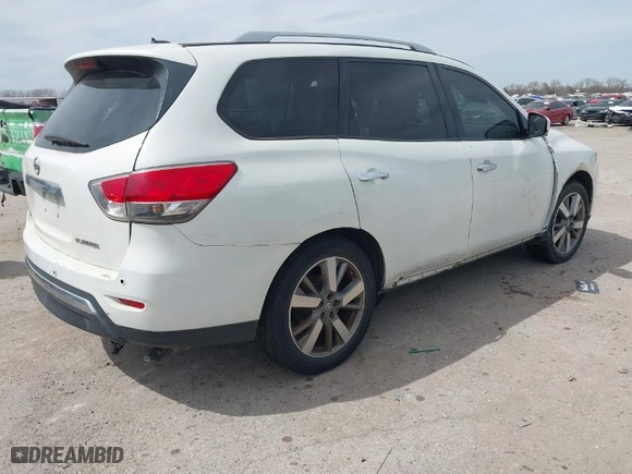 2014 Nissan Pathfinder Platinum with VIN 5N1AR2MN3EC693904, listed as a IAAI auction lot 41774522 with 151,477 mi miles. Bid and sale history available at carsss.com. Image 4.