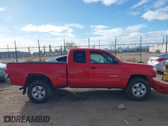 2008 Toyota Tacoma PreRunner with VIN 5TETU62NX8Z564585, listed as a IAAI auction lot 41576009 with 193,868 mi miles. Bid and sale history available at carsss.com. Image 13.