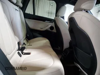 2018 BMW X1 xDrive28i z VIN WBXHT3C31J3H33391, wystawiony jako Copart lot #47849675 z przebiegiem 73 108 mil mil oraz Szkody całkowita. Historia ofert i sprzedaży dostępna na DreamBid. Obrazek 11.