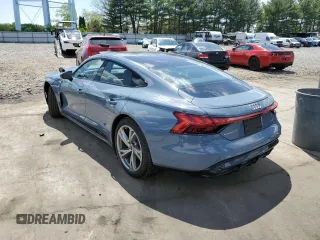 2023 Audi e-tron GT Premium Plus z VIN WAUFJBFW2P7003754, wystawiony jako Copart lot #53279094 z przebiegiem 7286 mil mil oraz . Historia ofert i sprzedaży dostępna na DreamBid. Obrazek 2.