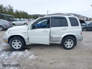 2005 Suzuki Grand Vitara LX with VIN JS3TD62V454200555, listed as a IAAI auction lot 41607081 with 101,552 mi miles. Bid and sale history available at carsss.com. Image 14.