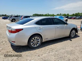2013 Lexus ES 300h with VIN JTHBW1GG9D2022801, listed as a Copart auction lot 57325235 with 223,632 mi miles and Salvage title. Bid and sale history available at DreamBid. Image 3.