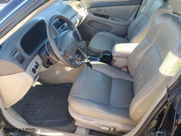 1998 Lexus ES 300 Luxury Sport Sdn with VIN JT8BF28G0W0137645, listed as a Copart auction lot 89051955 with 155,010 mi miles and Non Repairable. Bid and sale history available at carsss.com. Image 7.