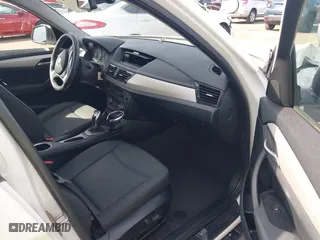 2014 BMW X1 sDrive28i with VIN WBAVM1C52EVW52505, listed as a IAAI auction lot 41625122 with 44,684 mi miles. Bid and sale history available at carsss.com. Image 5.