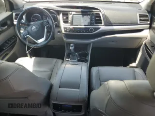 2017 Toyota Highlander XLE with VIN 5TDJZRFH2HS521211, listed as a Copart auction lot 62717825 with 62,380 mi miles and Clean title. Bid and sale history available at DreamBid. Image 8.