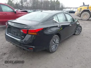 2023 Nissan Altima SV z VIN 1N4BL4DW4PN378184, wystawiony jako IAAI lot #41856287 z przebiegiem 27 750 mil mil oraz . Historia ofert i sprzedaży dostępna na DreamBid. Obrazek 4.