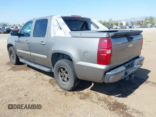 2007 Chevrolet Avalanche 3LT z VIN 3GNFK12327G176420, wystawiony jako IAAI lot #42476613 z przebiegiem Nie podano mil oraz . Historia ofert i sprzedaży dostępna na DreamBid. Obrazek 3.