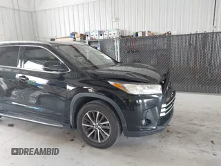 2018 Toyota Highlander SE z VIN 5TDJZRFH5JS532919, wystawiony jako IAAI lot #42246687 z przebiegiem 190 890 mil mil oraz . Historia ofert i sprzedaży dostępna na DreamBid. Obrazek 6.