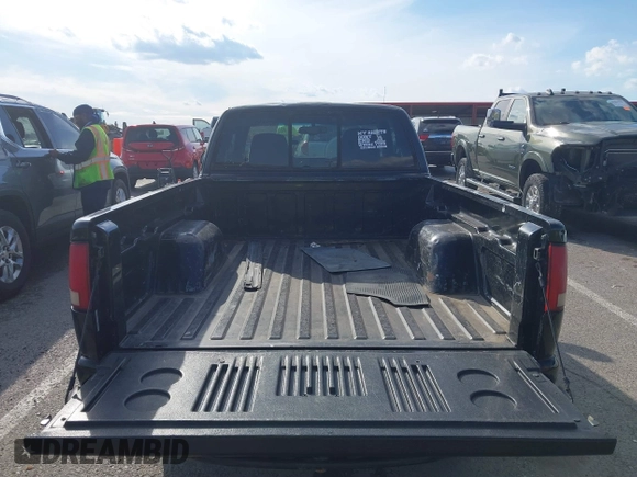2001 Chevrolet S-10 LS with VIN 1GCCS19W818150784, listed as a IAAI auction lot 41864042 with 103,561 mi miles and . Bid and sale history available at DreamBid. Image 17.