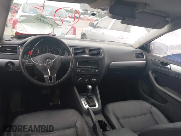 2014 Volkswagen Jetta SE with VIN 3VWD07AJ0EM239714, listed as a IAAI auction lot 42428082 with 124,221 mi miles and . Bid and sale history available at DreamBid. Image 12.