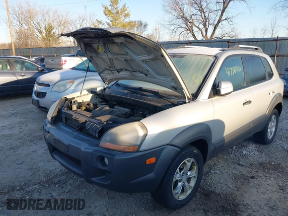 2009 Hyundai Tucson Limited with VIN KM8JN72D89U113873, listed as a IAAI auction lot 41758901 with 237,976 mi miles. Bid and sale history available at carsss.com. Image 6.