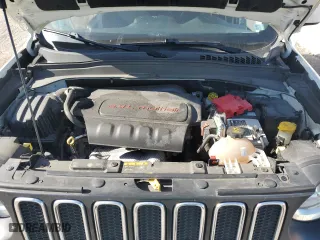 2018 Jeep Renegade Latitude with VIN ZACCJBBBXJPG96723, listed as a Copart auction lot 67738034 with 66,612 mi miles and Salvage Title. Bid and sale history available at carsss.com. Image 13.