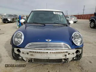 2002 MINI Hardtop with VIN WMWRC33472TC38332, listed as a Copart auction lot 86507464 with 175,252 mi miles and Salvage Title. Bid and sale history available at DreamBid. Image 5.