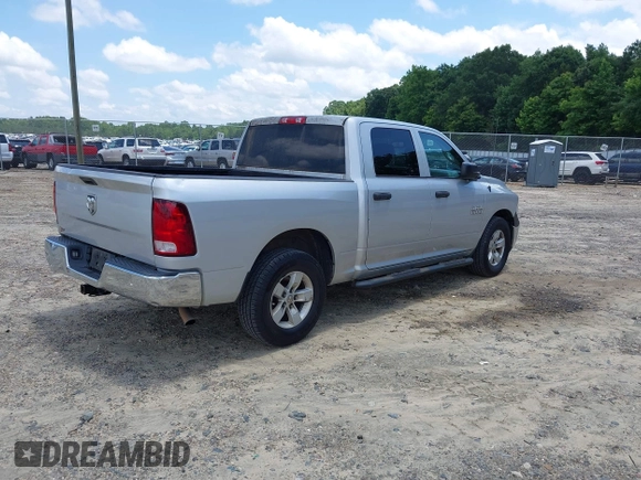 2018 Ram 1500 Express z VIN 3C6RR6KG4JG252350, wystawiony jako IAAI lot #42537585 z przebiegiem 202 104 mil mil oraz . Historia ofert i sprzedaży dostępna na DreamBid. Obrazek 4.