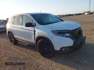 2021 Honda Passport Sport with VIN 5FNYF7H28MB000285, listed as a IAAI auction lot 41947386 with 25,496 mi miles and . Bid and sale history available at carsss.com. Image 1.