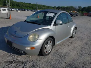 1998 Volkswagen Beetle с VIN 3VWBB61C3WM017876, выставлен на аукционе IAAI как лот 42418170 с пробегом Не указан миль и . История ставок и продаж доступна на DreamBid. Изображение 2.