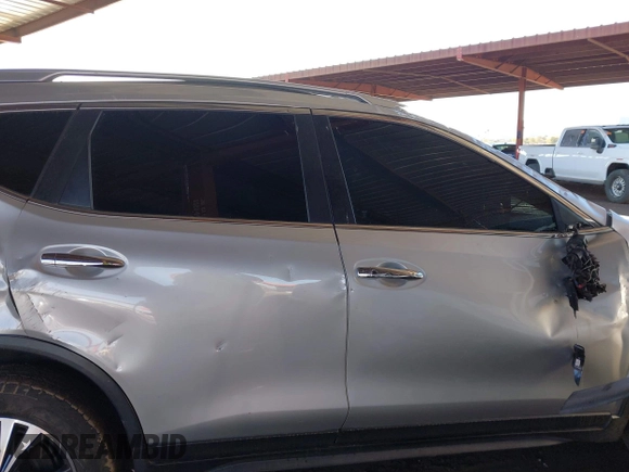 2019 Nissan Rogue SV with VIN JN8AT2MT6KW265036, listed as a IAAI auction lot 41751609 with 83,493 mi miles. Bid and sale history available at carsss.com. Image 14.