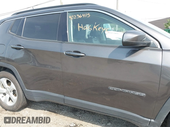 2017 Jeep Compass Latitude with VIN 3C4NJDBBXHT666385, listed as a IAAI auction lot 40236415 with 110,643 mi miles and . Bid and sale history available at carsss.com. Image 13.