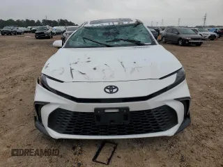2025 Toyota Camry LE z VIN 4T1DAACK7SU540518, wystawiony jako Copart lot #55865235 z przebiegiem 13 124 mil mil oraz Szkoda całkowita • Salvage title. Historia ofert i sprzedaży dostępna na DreamBid. Obrazek 5.
