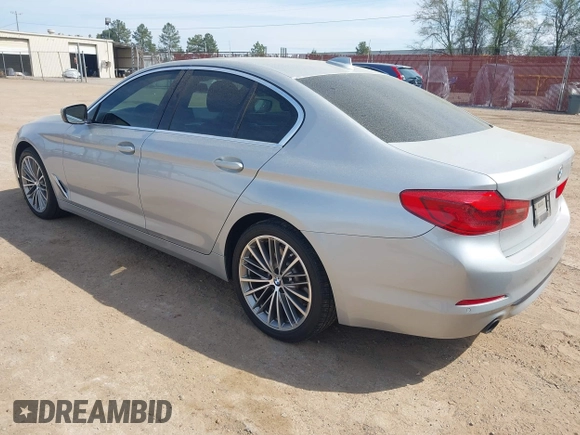 2020 BMW 5 Series 530i z VIN WBAJR3C04LWW70303, wystawiony jako IAAI lot #41887836 z przebiegiem 88 641 mil mil oraz . Historia ofert i sprzedaży dostępna na DreamBid. Obrazek 3.