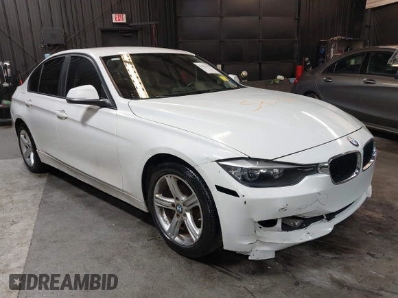 2015 BMW 3 Series 320i с VIN WBA3B1G50FNT07918, выставлен на аукционе IAAI как лот 41876026 с пробегом 83 220 миль миль и . История ставок и продаж доступна на DreamBid. Изображение 1.