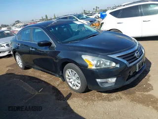 2015 Nissan Altima 2.5 z VIN 1N4AL3AP2FC131808, wystawiony jako IAAI lot #42361060 z przebiegiem 130 270 mil mil oraz . Historia ofert i sprzedaży dostępna na DreamBid. Obrazek 1.