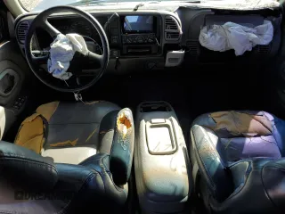 2000 Chevrolet Tahoe Z71 with VIN 1GNEK13R7YR152646, listed as a Copart auction lot 79464414 with 199,966 mi miles and Salvage title. Bid and sale history available at DreamBid. Image 8.